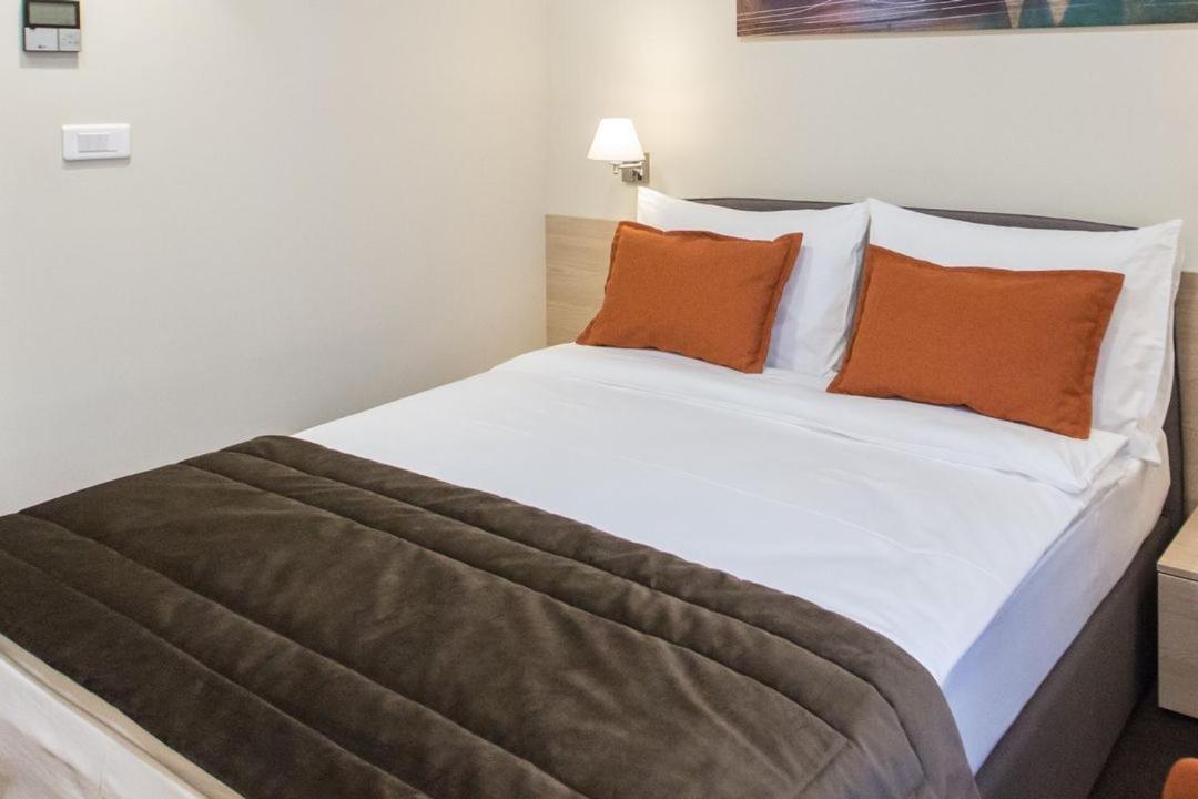 Hotel Grand Hedonist Pančevo 外观 照片