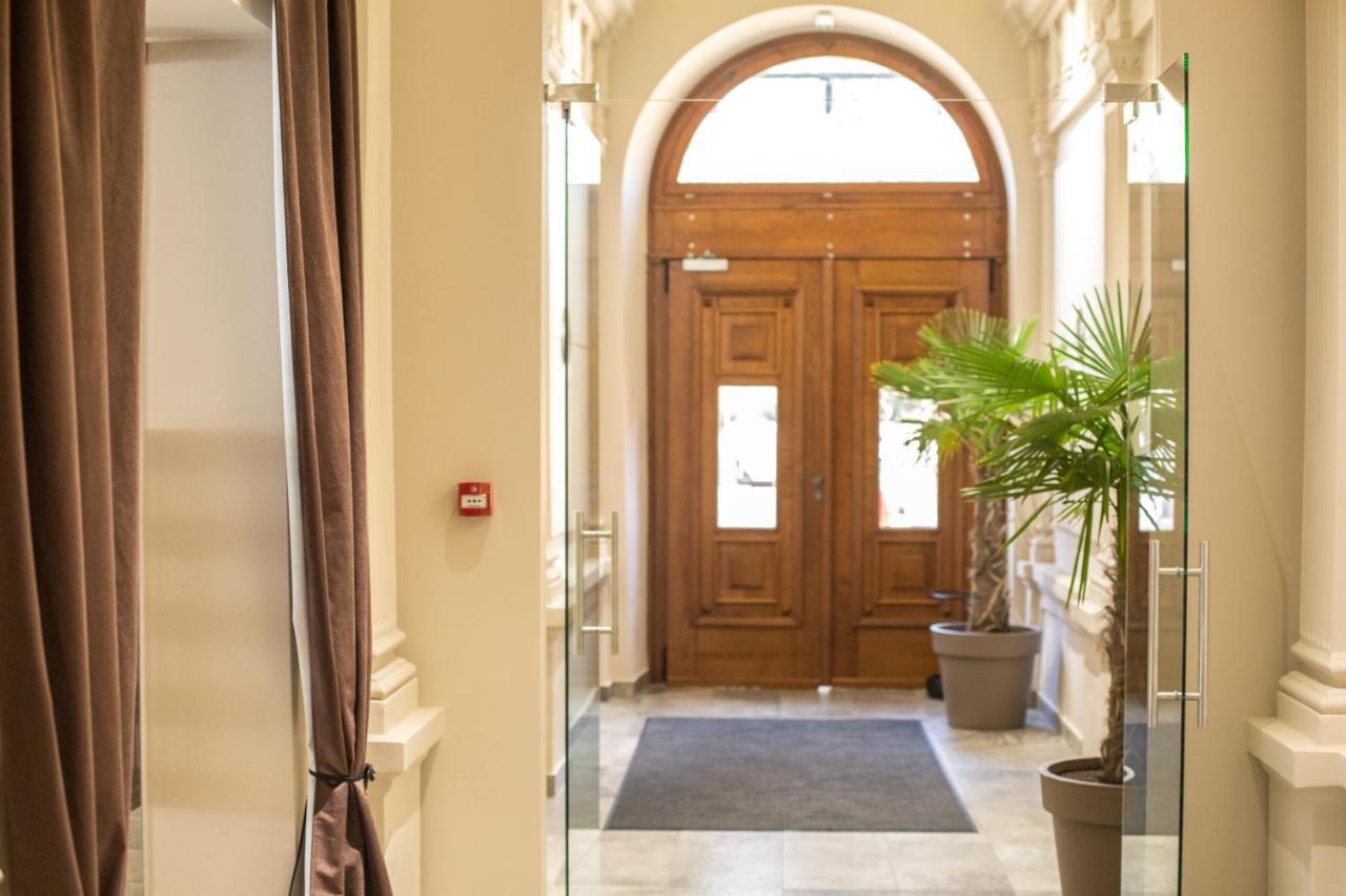 Hotel Grand Hedonist Pančevo 外观 照片