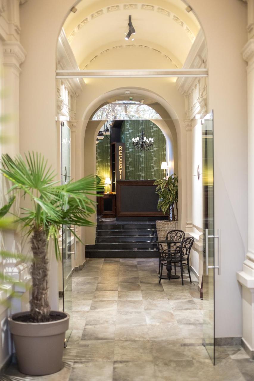 Hotel Grand Hedonist Pančevo 外观 照片